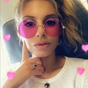 Meet your Posher, Mahala